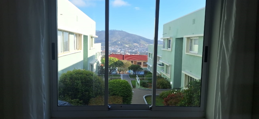 To Let 1 Bedroom Property for Rent in Vredehoek Western Cape